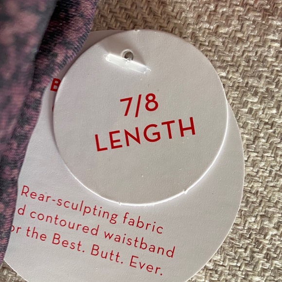 Spanx Booty Boost 7/8 leggings. NWT Speckled Plum. Size S/P - Picture 5 of 7